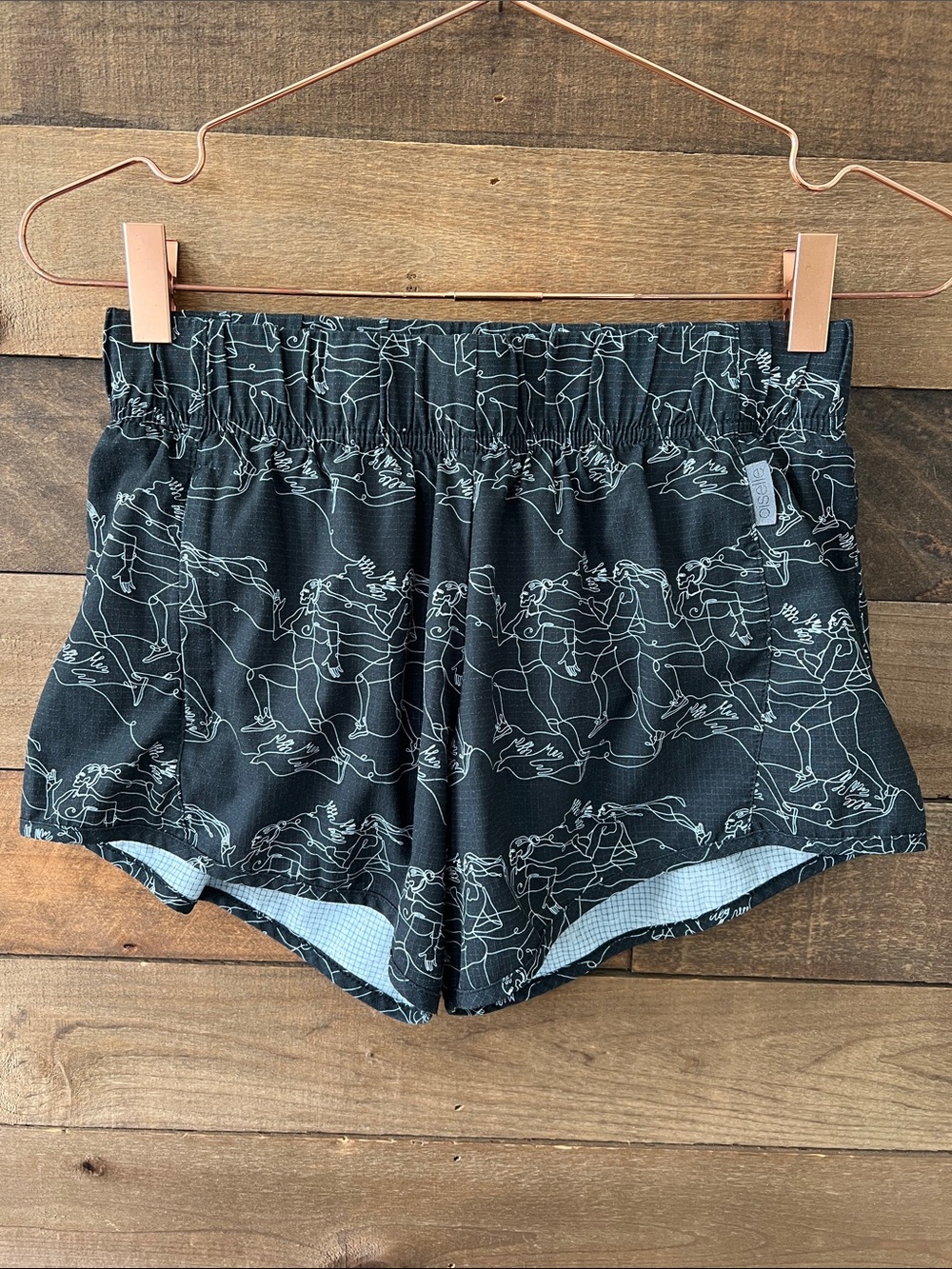 Oiselle Women's Runner Print Athletic Shorts in Black White Size 4